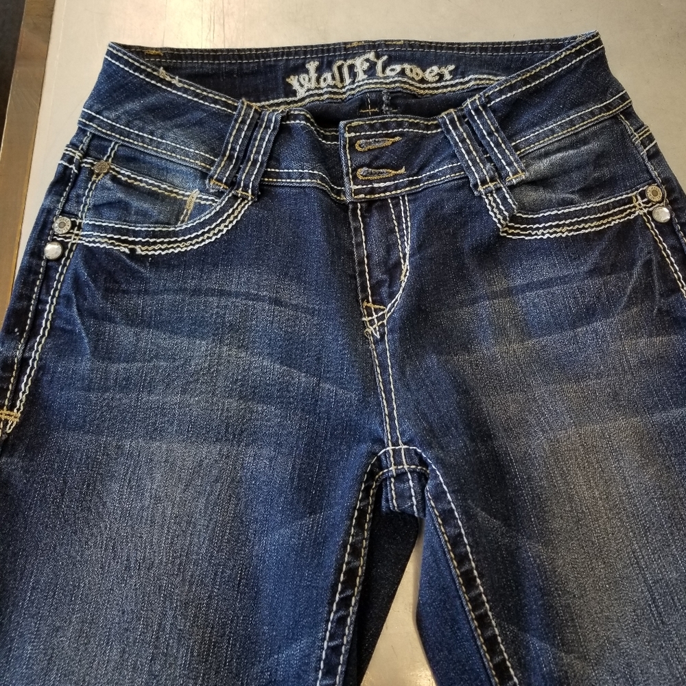 Jeans - Picture 2 of 4